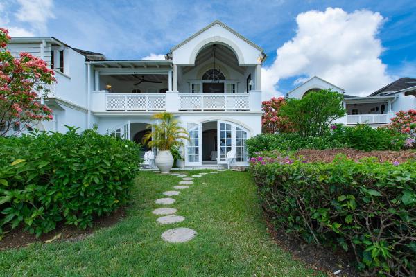 Forest Hills 12 – Villa Hugo Royal Westmoreland