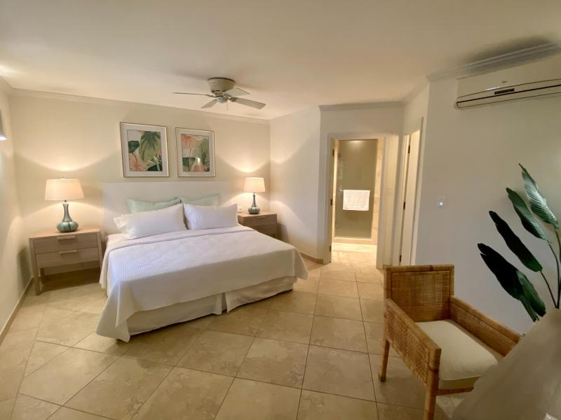 Sapphire Beach 403 - Beachfront , Beach Front , Christ Church  , South Coast  