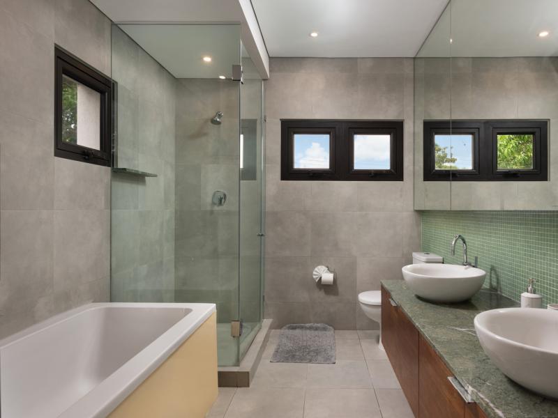 Ocean Reef 101 -Beachfront , Beach Front , Christ Church  , South Coast  