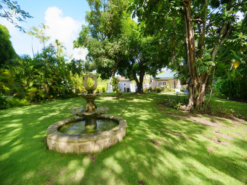 Faul Haus- Beachfront Cottage West Coast , Beach Front , St James , West Coast  