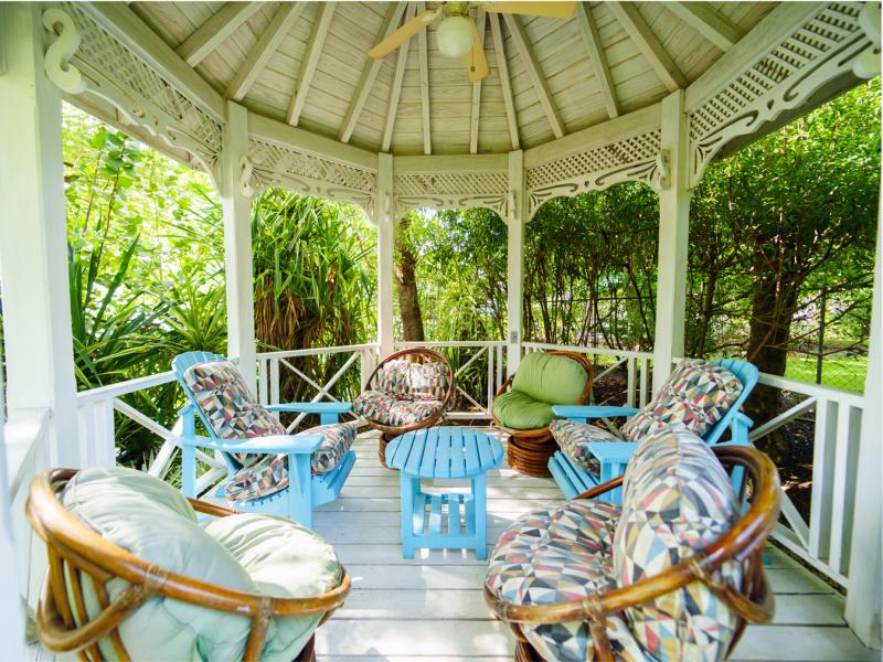 Faul Haus- Beachfront Cottage West Coast , Beach Front , St James , West Coast  