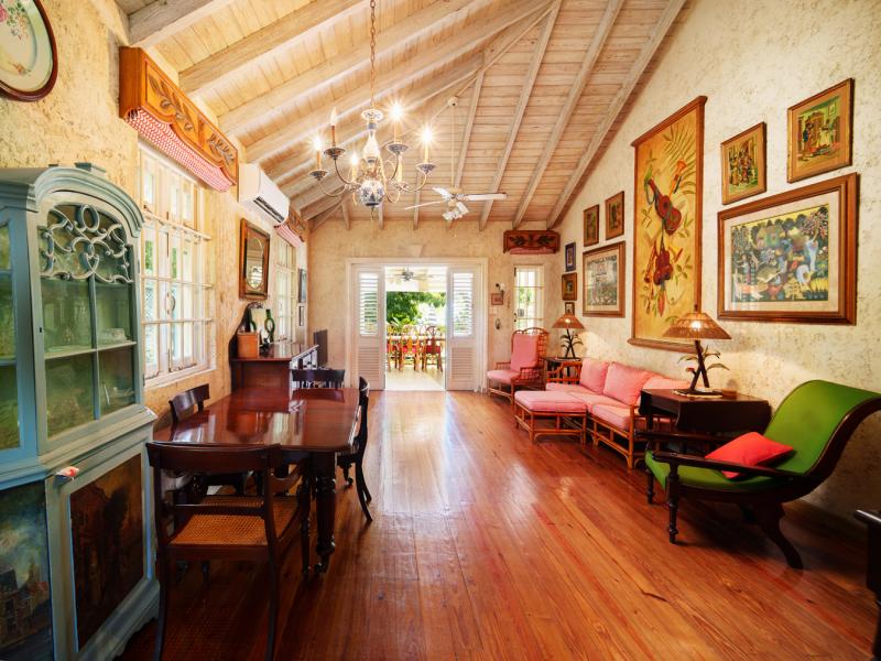 Faul Haus- Beachfront Cottage West Coast , Beach Front , St James , West Coast  