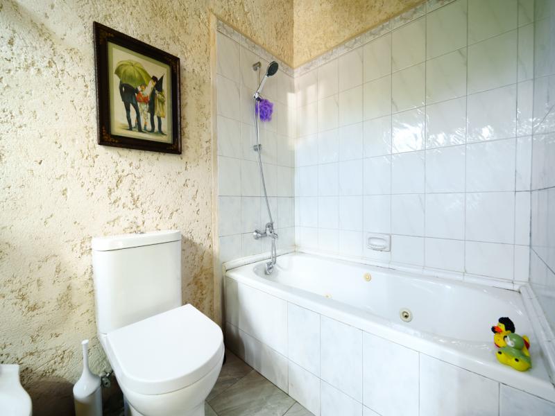 Faul Haus- Beachfront Cottage West Coast , Beach Front , St James , West Coast  