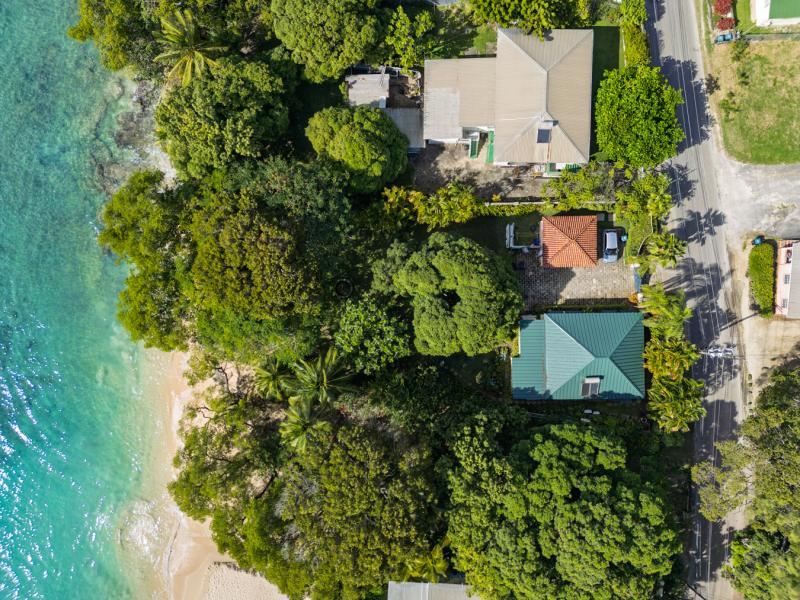 Faul Haus- Beachfront Cottage West Coast , Beach Front , St James , West Coast  