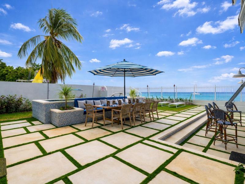 Sea Breeze Beach House , Beach Front , Fitts Village , St James , West Coast  