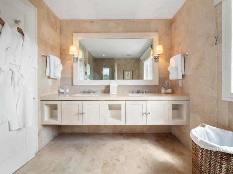 Sandy Cove 501 Penthouse - Beachfront , Beach Front , Sandy Cove , St James , West Coast  