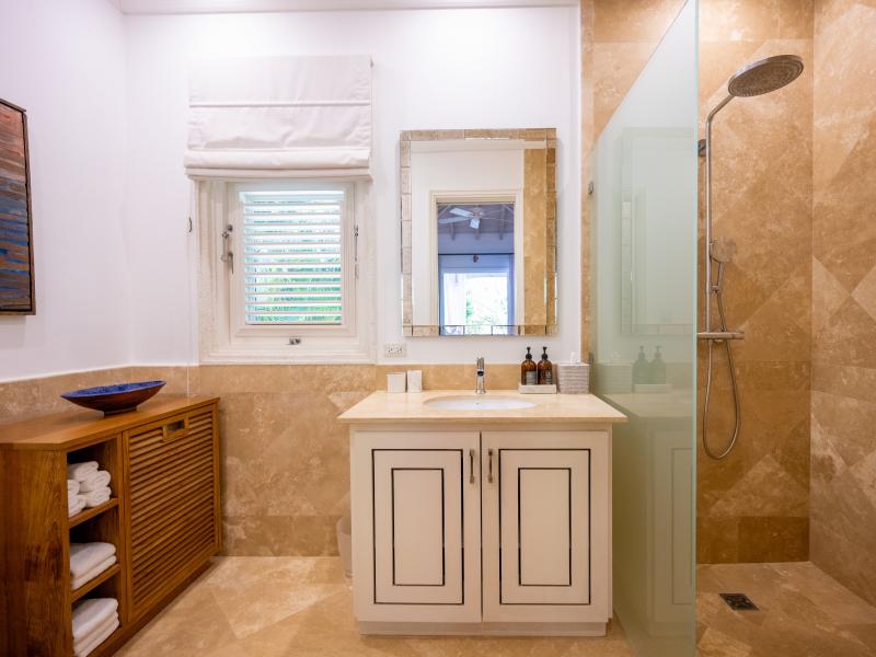 Greentails 5 – Sion Hill , St James , West Coast  