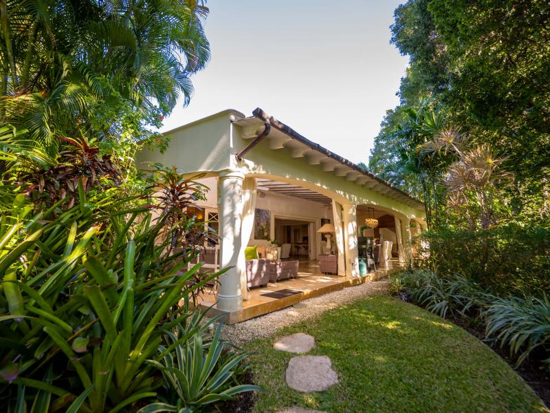 Greentails 5 – Sion Hill , St James , West Coast  