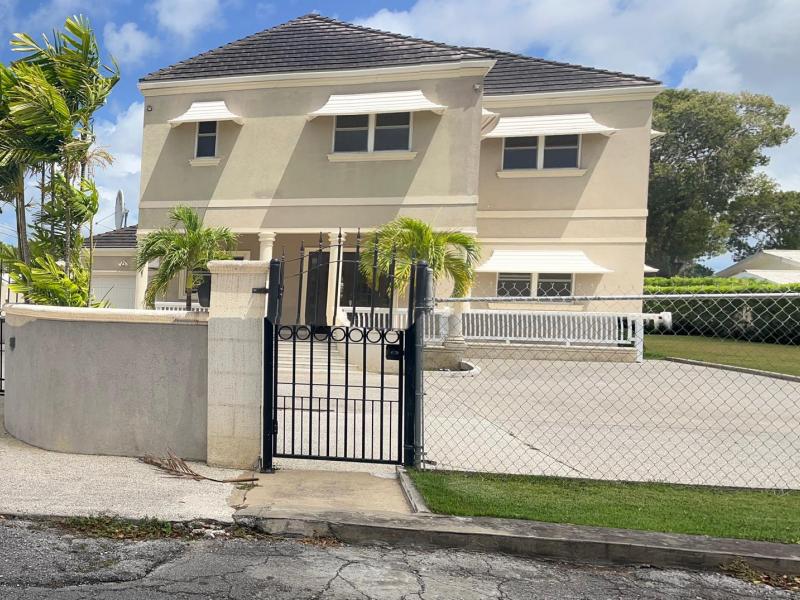 11 Highgate Gardens , South Coast , St Michael  
