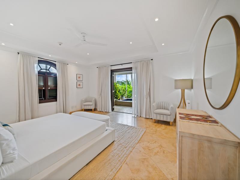 Sandy Cove 101- Beachfront , Beach Front , Paynes Bay , Sandy Cove , St James , West Coast  