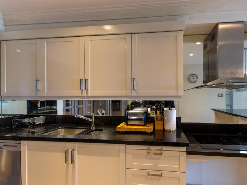  Waterside 304 - Beachfront , Beach Front , Paynes Bay , St James , Waterfront , West Coast  