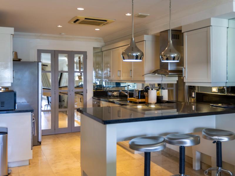  Waterside 304 - Beachfront , Beach Front , Paynes Bay , St James , Waterfront , West Coast  