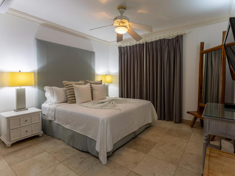  Waterside 304 - Beachfront , Beach Front , Paynes Bay , St James , Waterfront , West Coast  