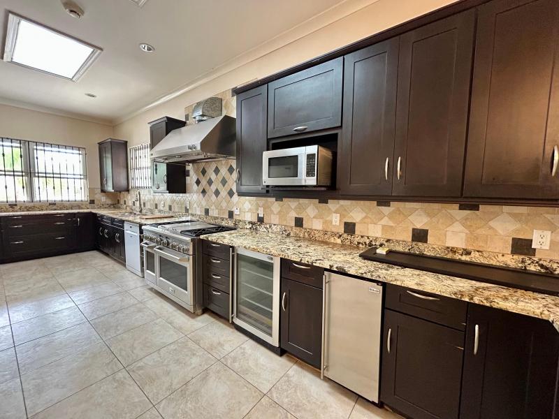 11 Highgate Gardens , South Coast , St Michael  
