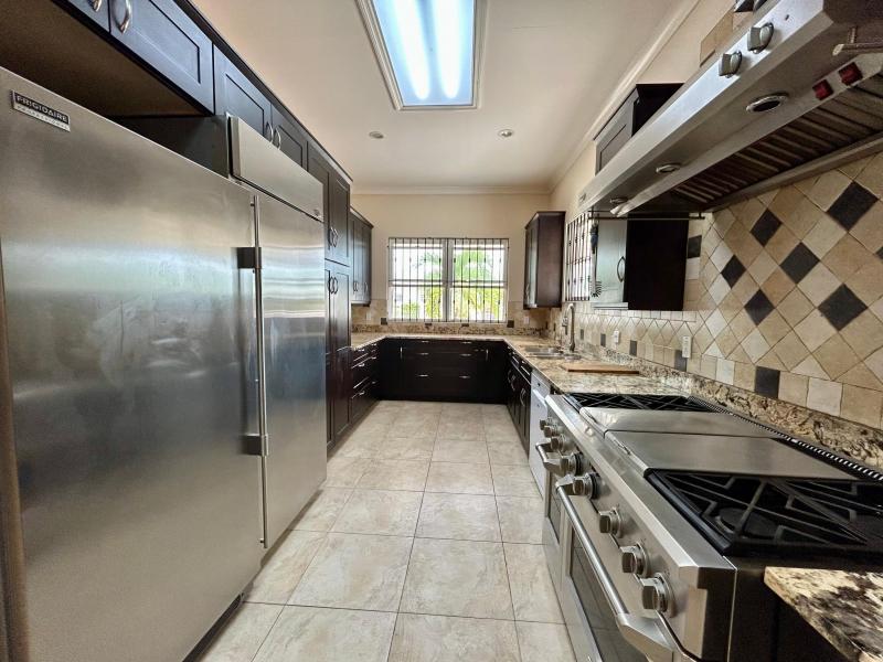 11 Highgate Gardens , South Coast , St Michael  