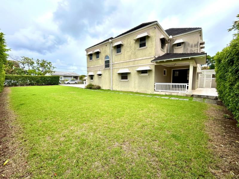 11 Highgate Gardens , South Coast , St Michael  