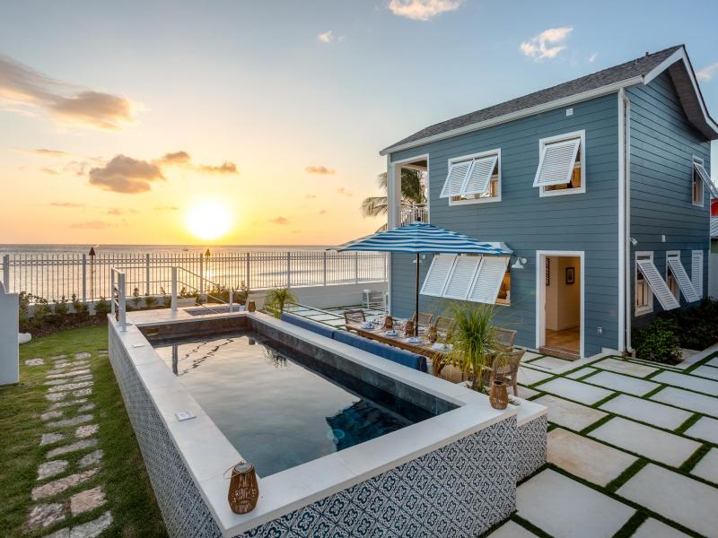 Sea Breeze Beach House , Beach Front , Fitts Village , St James , West Coast  
