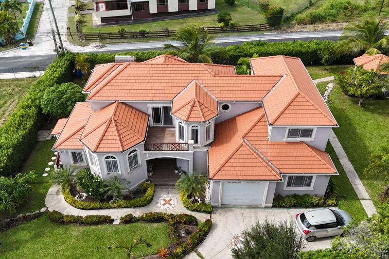 Halls Villa